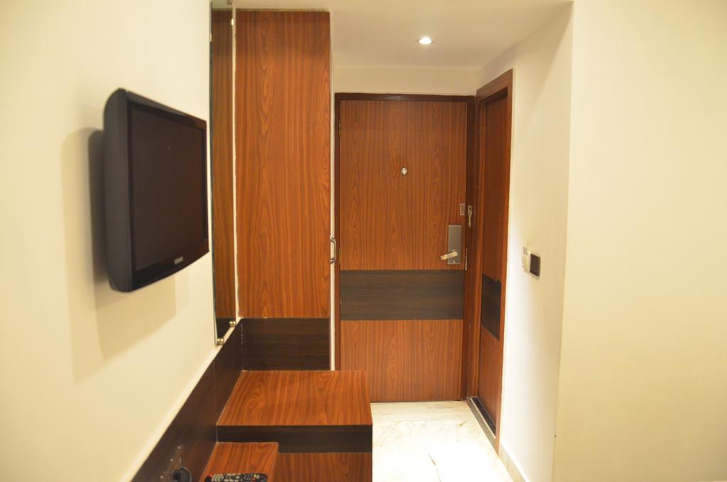 Отель Treebo Premium Dee Empresa Калькутта Экстерьер фото